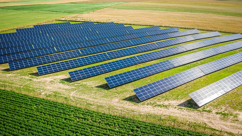 Pozemní instalace solární elektrárny